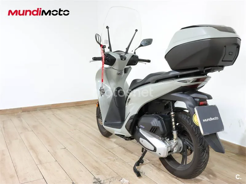 Honda SH 125i – Vista 8