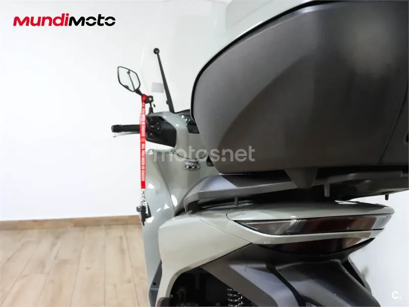 Honda SH 125i – Vista 9