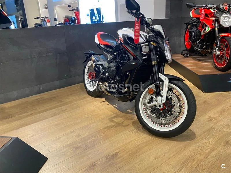 MV Agusta Dragster 800 – Vista 3