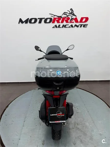 Piaggio MP3 – Vista 4