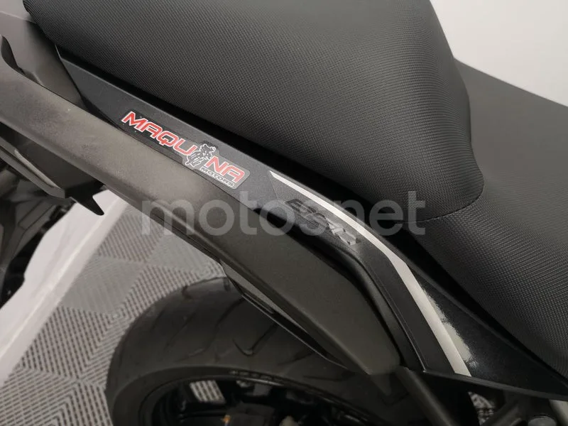 Kawasaki Versys – Vista 13
