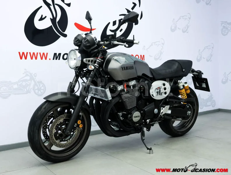 Yamaha XJR 1300 – Vista 8