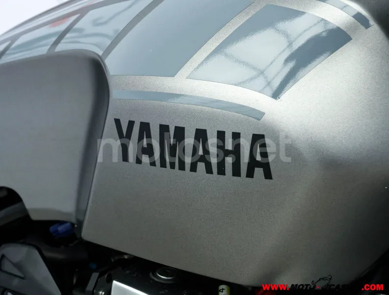 Yamaha XJR 1300 – Vista 9