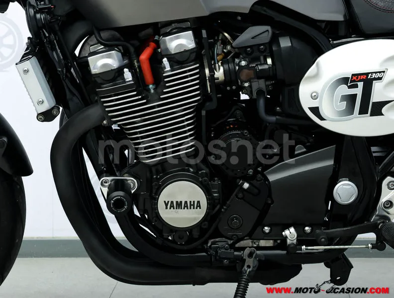 Yamaha XJR 1300 – Vista 10