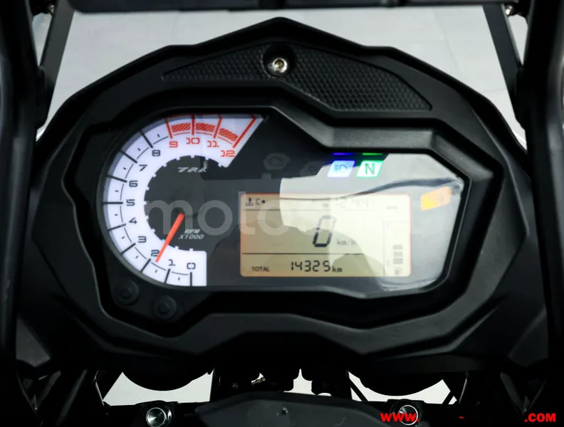 Benelli TRK 502 – Vista 6