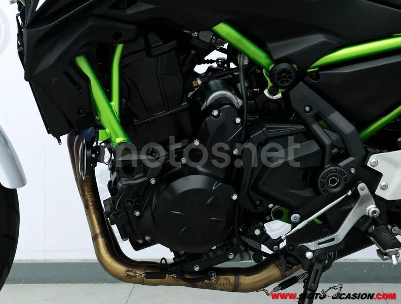 Kawasaki Z650 – Vista 10