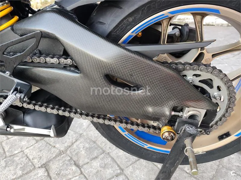 Yamaha R1 – Vista 13