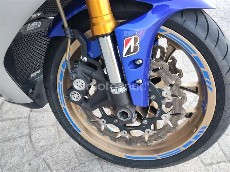 Yamaha R1 – Vista 15