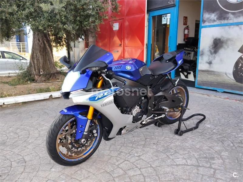 Yamaha R1 – Vista 4