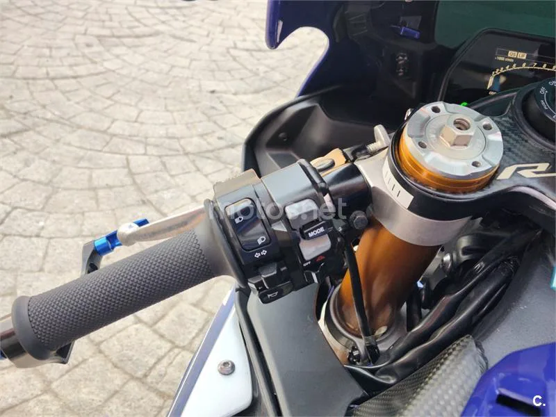 Yamaha R1 – Vista 10