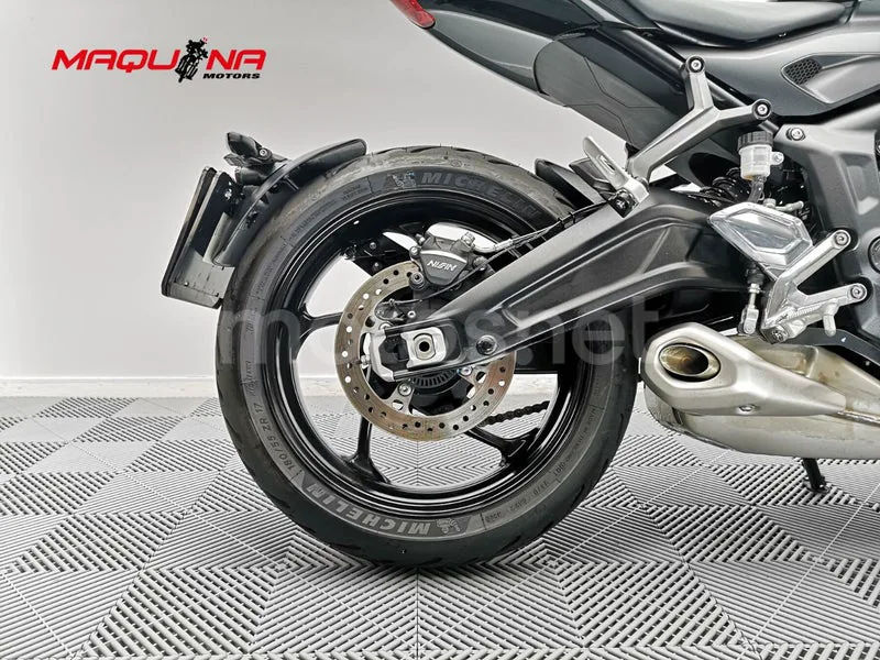 Triumph Trident 660 – Vista 12