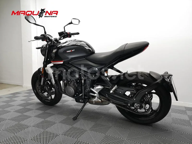 Triumph Trident 660 – Vista 15