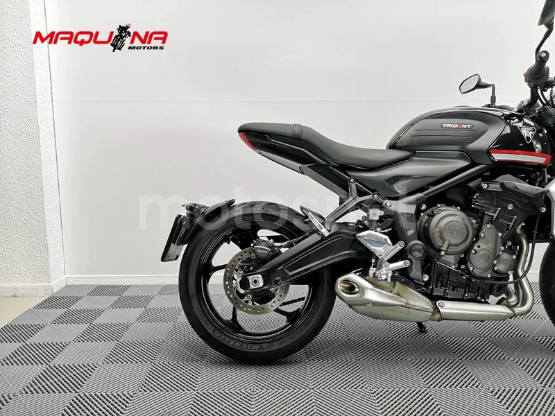 Triumph Trident 660 – Vista 7