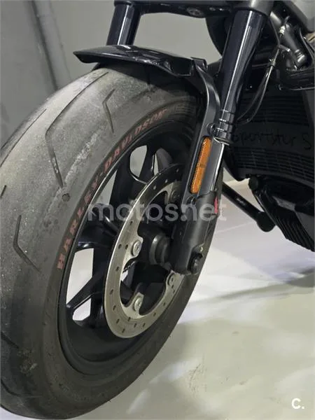 Harley-Davidson Sportster S – Vista 14