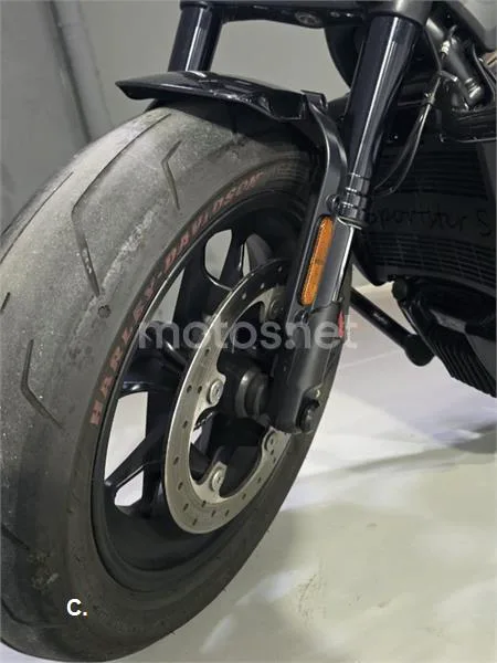 Harley-Davidson Sportster S – Vista 14