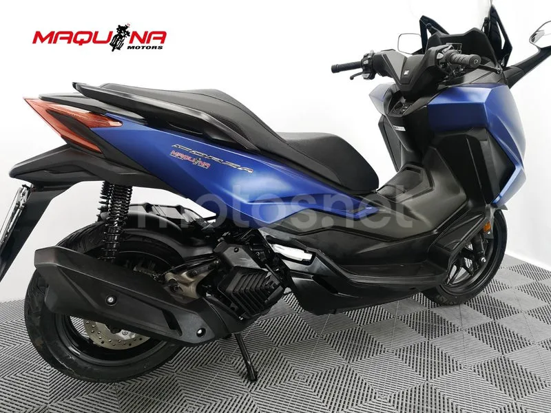 Honda Forza 125 – Vista 4