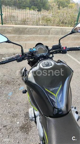 Kawasaki Z900 – Vista 11
