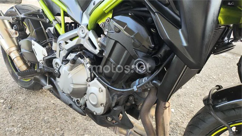 Kawasaki Z900 – Vista 17