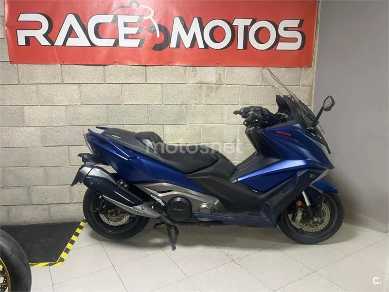 Kymco AK 550 – Vista 3