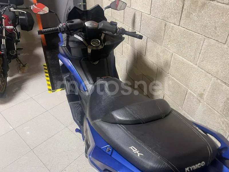 Kymco AK 550 – Vista 7