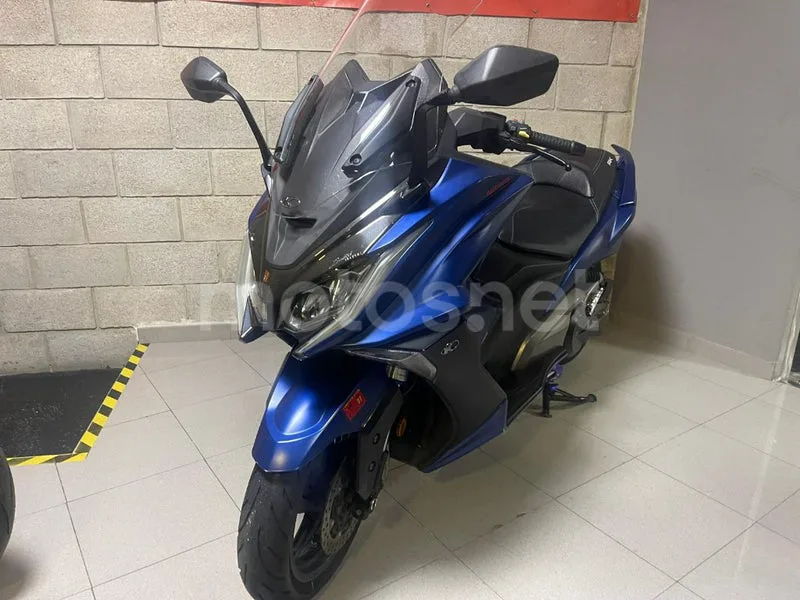Kymco AK 550 – Vista 9