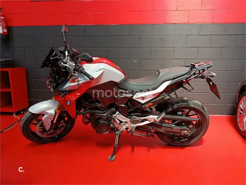 BMW F 900 R – Vista 3