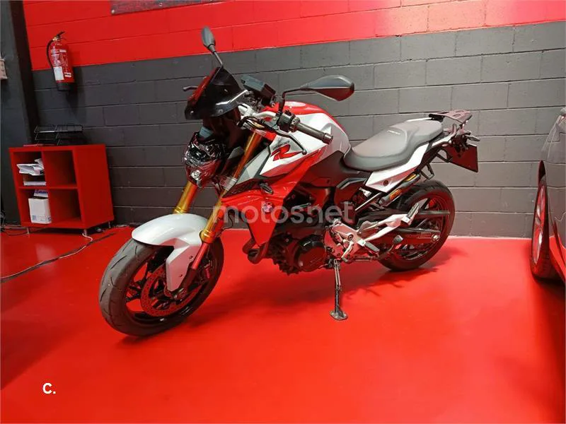 BMW F 900 R – Vista 4
