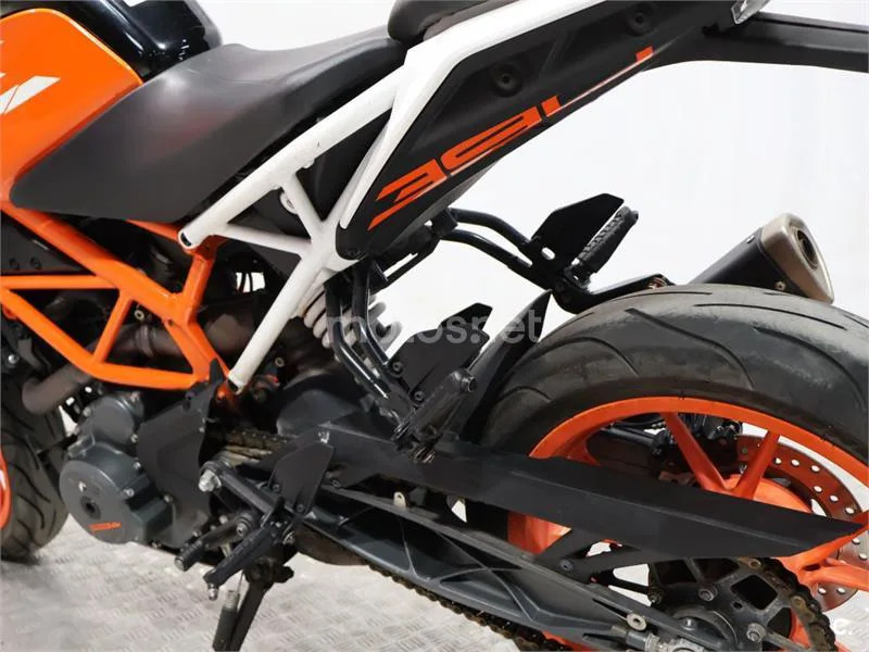KTM 390 – Vista 14