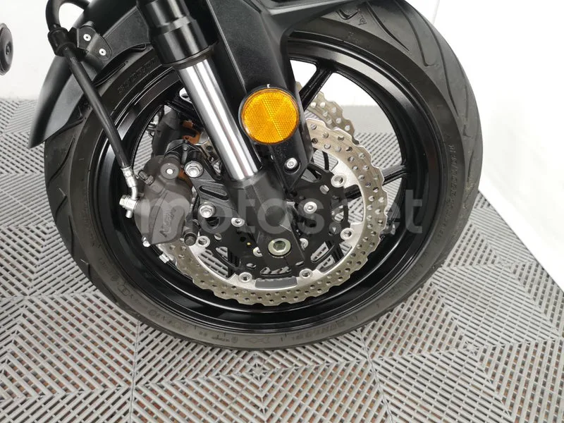 Kawasaki Versys – Vista 11