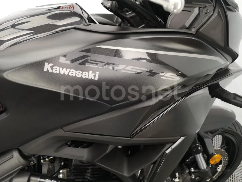 Kawasaki Versys – Vista 12