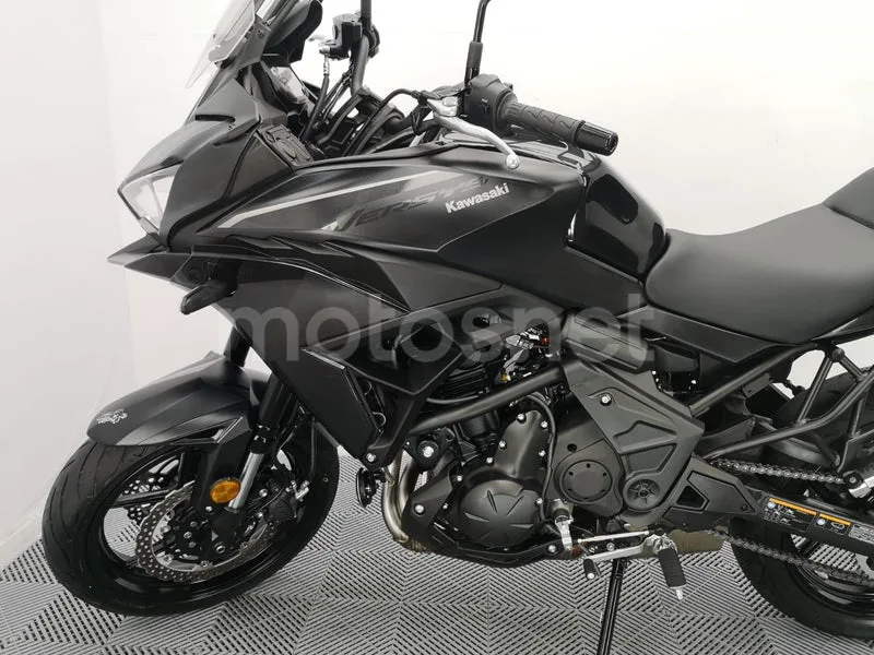 Kawasaki Versys – Vista 19