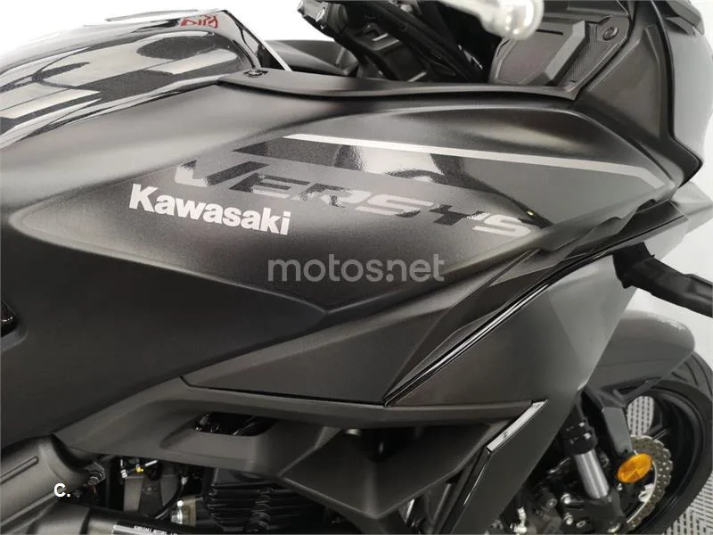 Kawasaki Versys – Vista 12