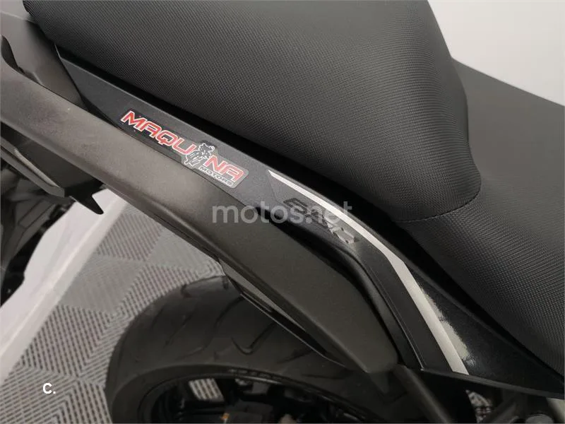 Kawasaki Versys – Vista 13
