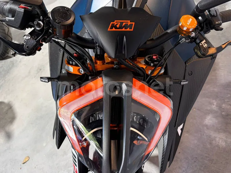 KTM 1290 Super Duke R – Vista 7