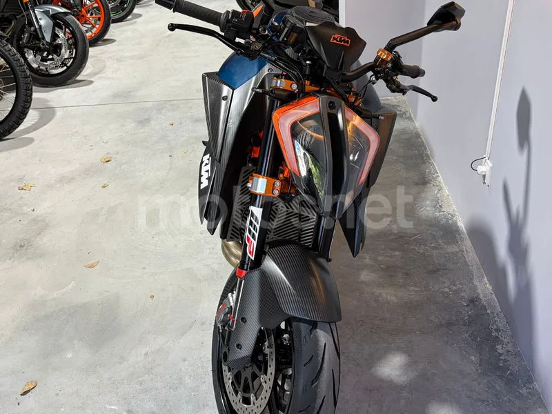 KTM 1290 Super Duke R – Vista 10