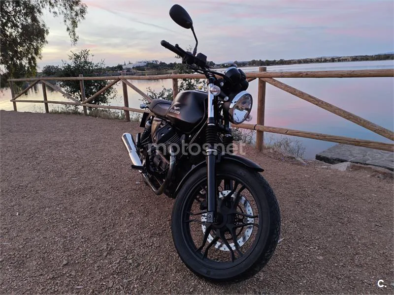 Moto Guzzi V7 II – Vista 3