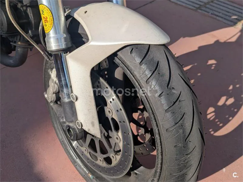 Ducati Monster 696 – Vista 3