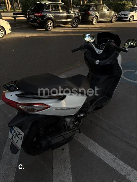 SYM Joymax 125 – Vista 3