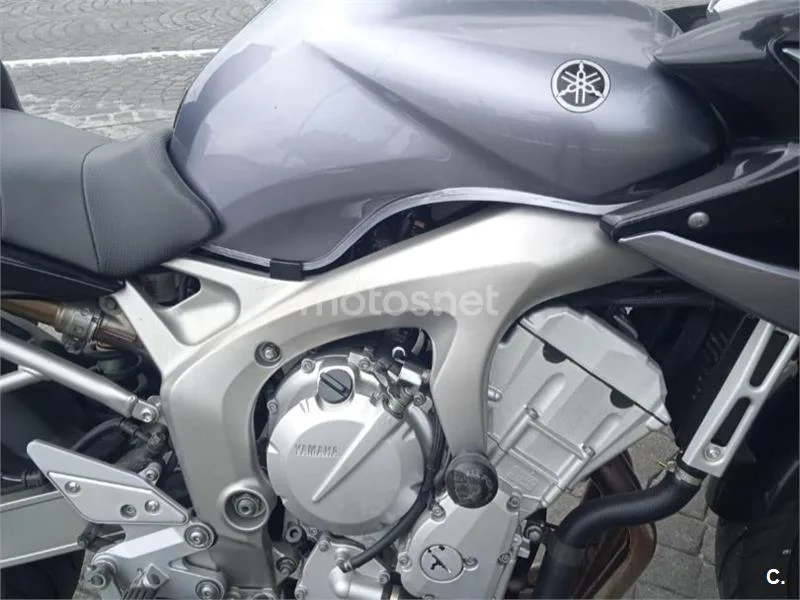 Yamaha FZ6 Fazer - Vista 3