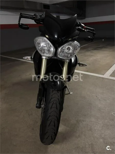 Triumph Street Triple – Vista 5
