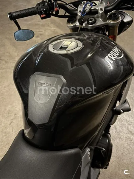 Triumph Street Triple – Vista 6