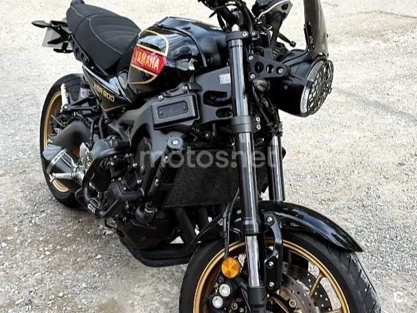 Yamaha XSR 900 – Vista 8