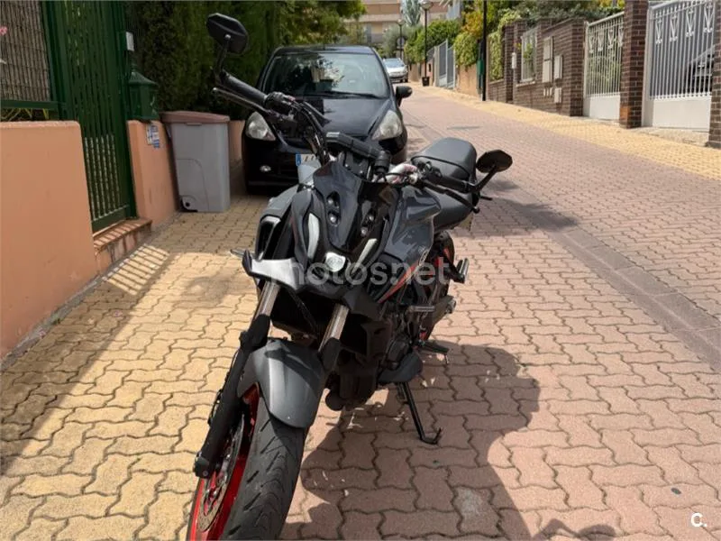 Yamaha MT-07 - Vista 6