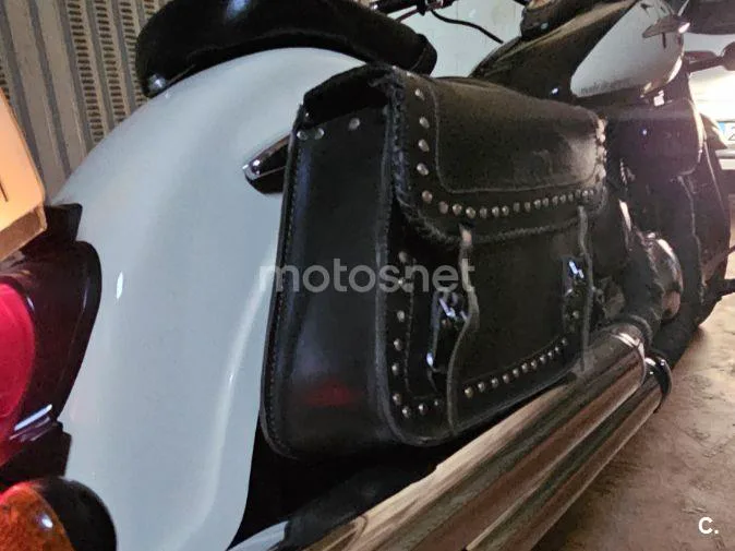 Suzuki VL 800 Intruder Volusia – Vista 3