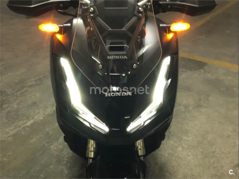 Honda ADV 350 – Vista 4