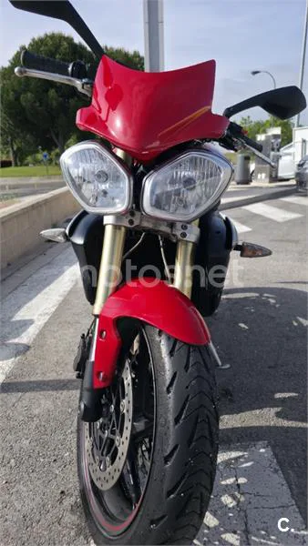 Triumph Street Triple - Vista 3