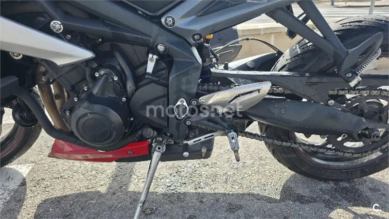 Triumph Street Triple - Vista 7