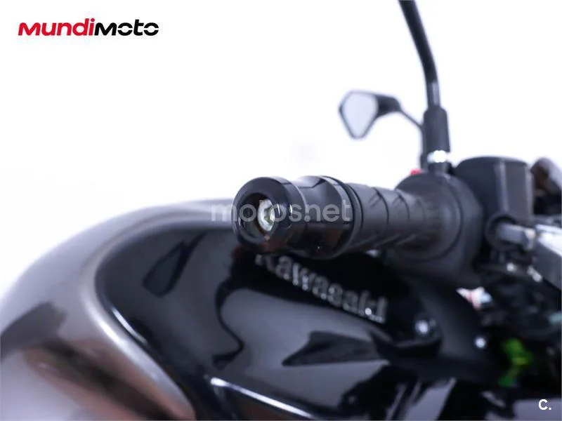 Kawasaki Z900 – Vista 13