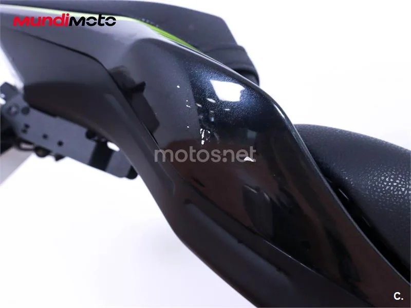 Kawasaki Z900 – Vista 14