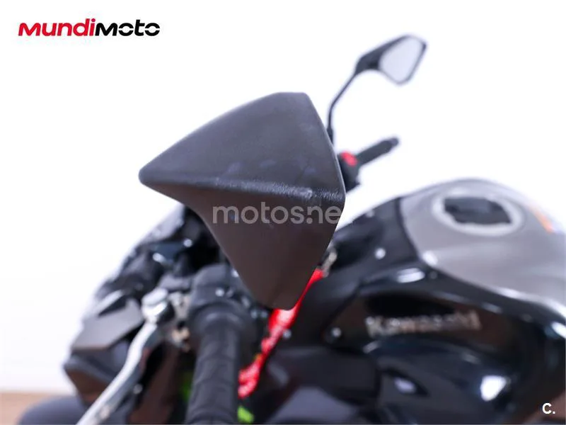 Kawasaki Z900 – Vista 17